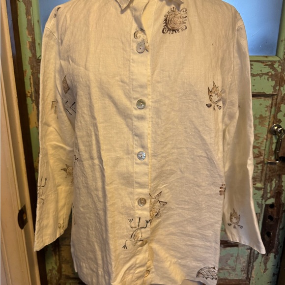 Chico's Tops - Vintage Linen Chico's Cream Button-Up Top with Animal Print